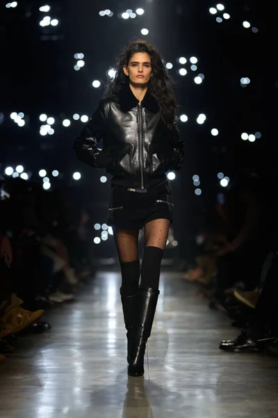 Look 24